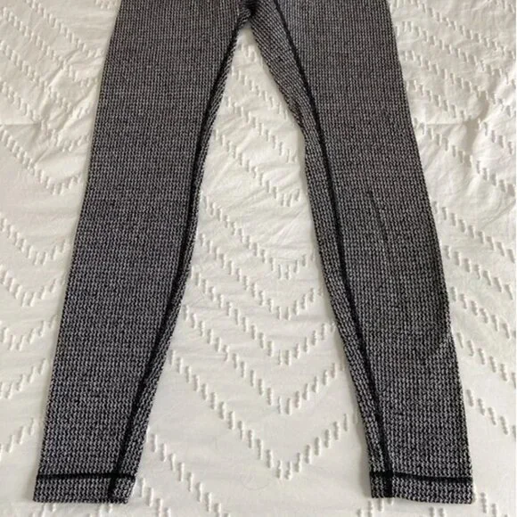 Lululemon Wunder Under High Rise Leggings - Picture 5 of 11